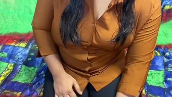 Babu ji fingered and fucked his granddaughter in a viral Hindi video